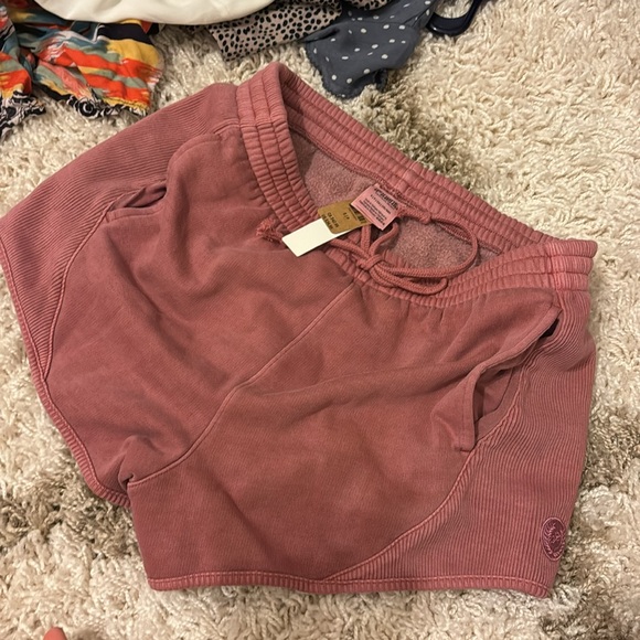 Thick beautiful active shorts fleece lined large pockets size small vs pink - Picture 3 of 4